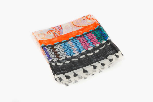 3d print of a keffiyeh with paisley foulard